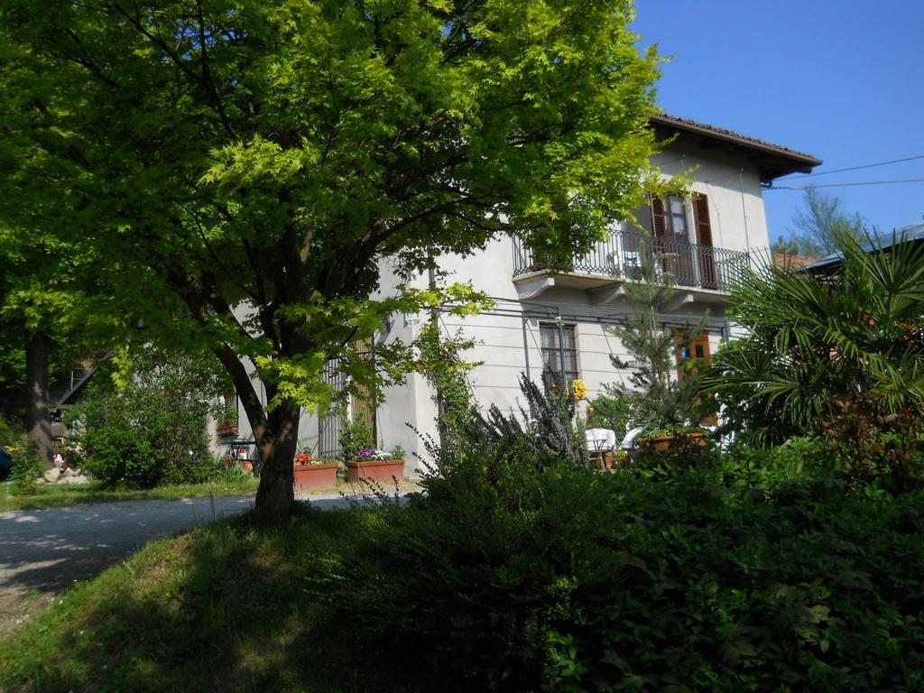 Tenuta Calabiana Diano dʼAlba Kültér fotó